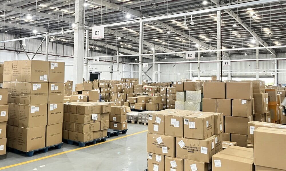 Organized cargo stacking in an international logistics warehouse