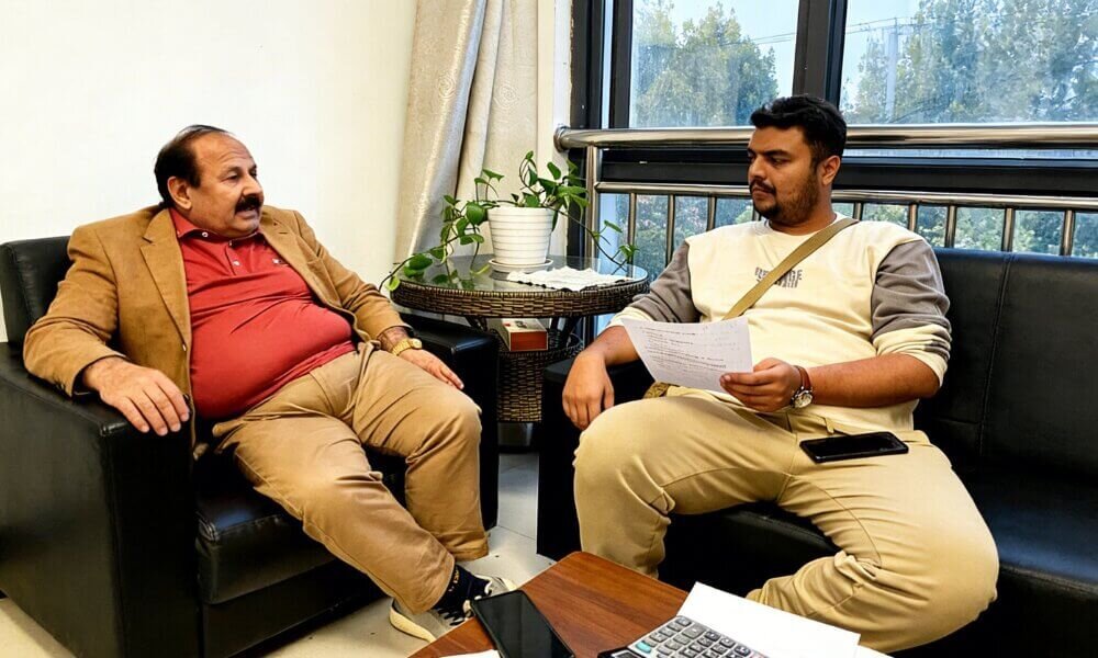 Turkey client visiting freight company