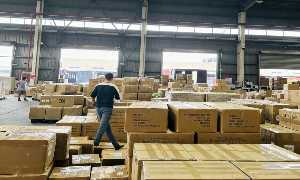 Export packing operations in a warehouse